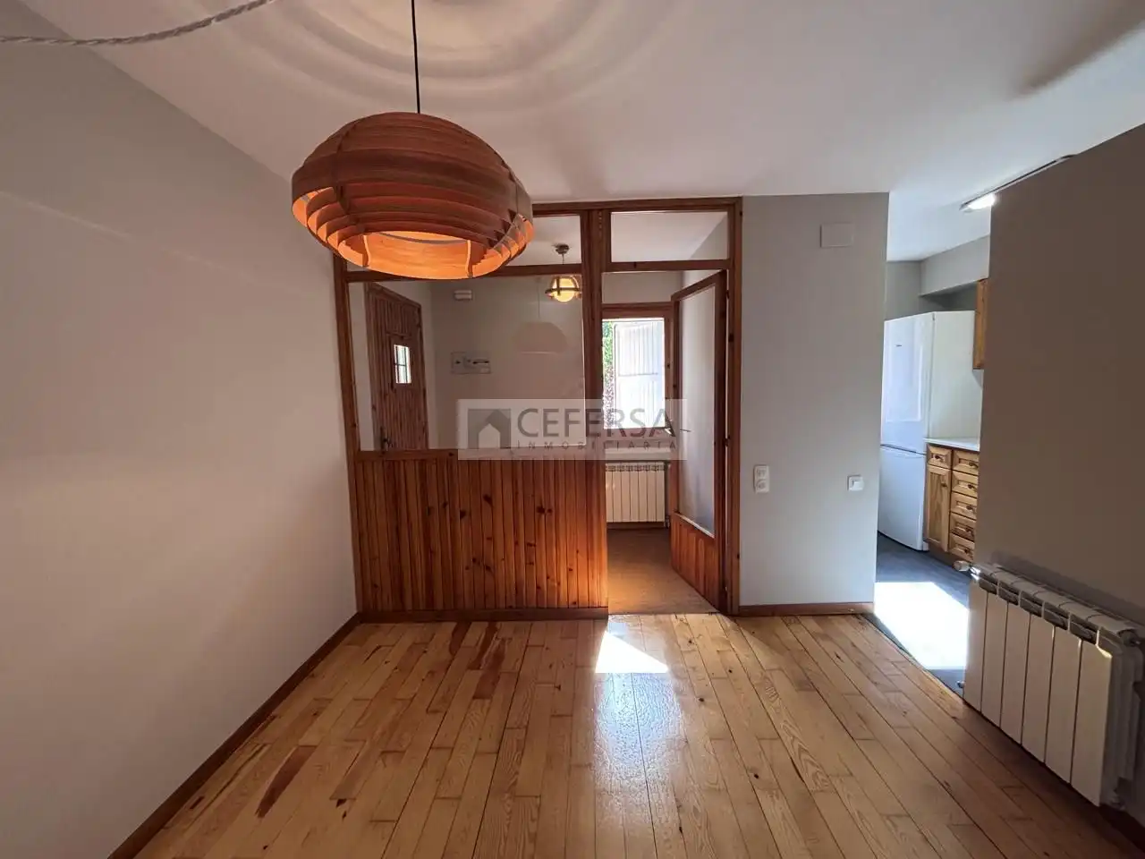 Außenansicht von Haus oder Chalet zur Miete in Alp mit Heizung, Privatgarten und Parkett