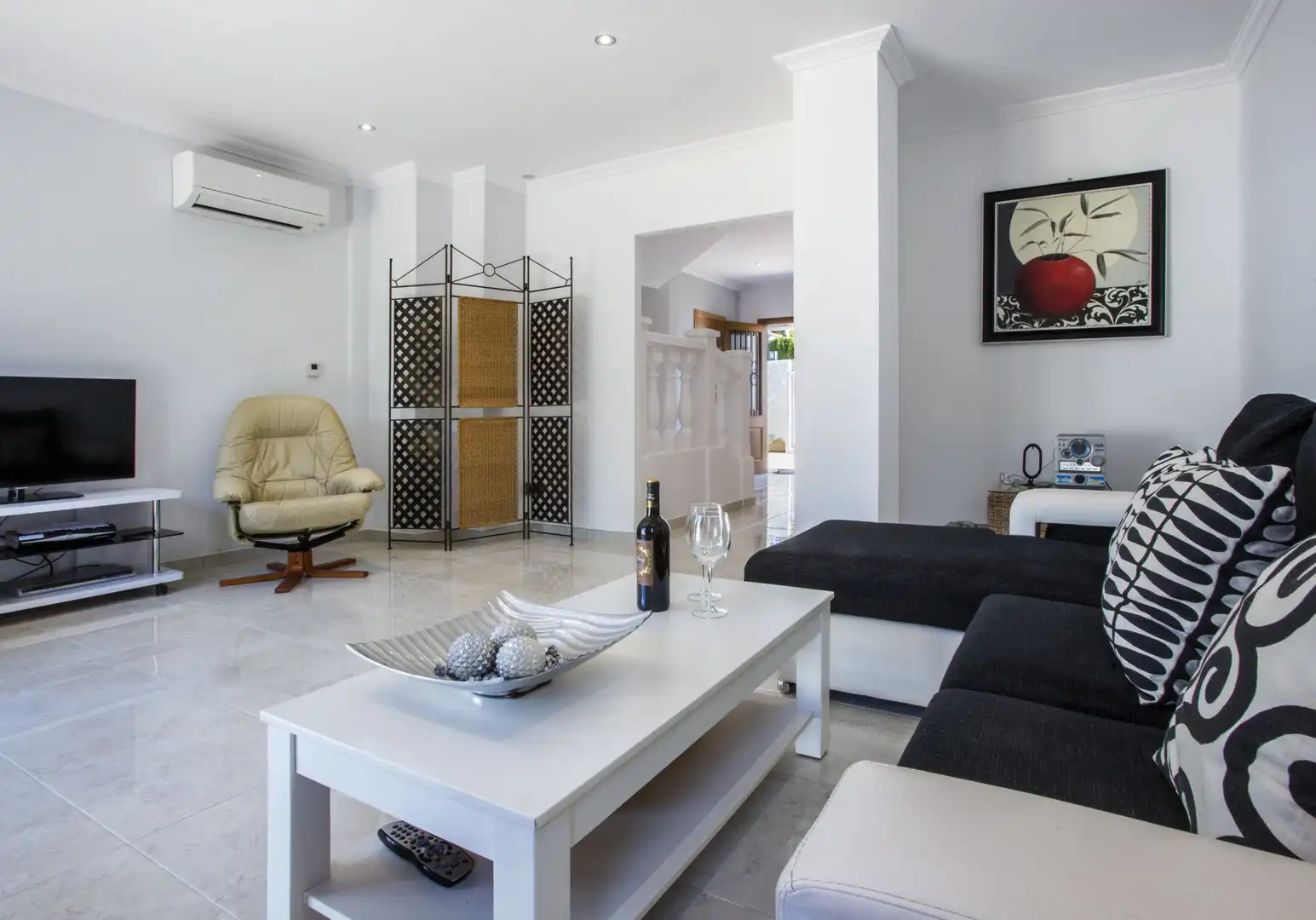 Living room of Houses for sale in Calpe / Calp  with Air Conditioner, Heating and Private garden