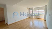 Living room of Flat for sale in  Madrid Capital  with Air Conditioner, Heating and Parquet flooring