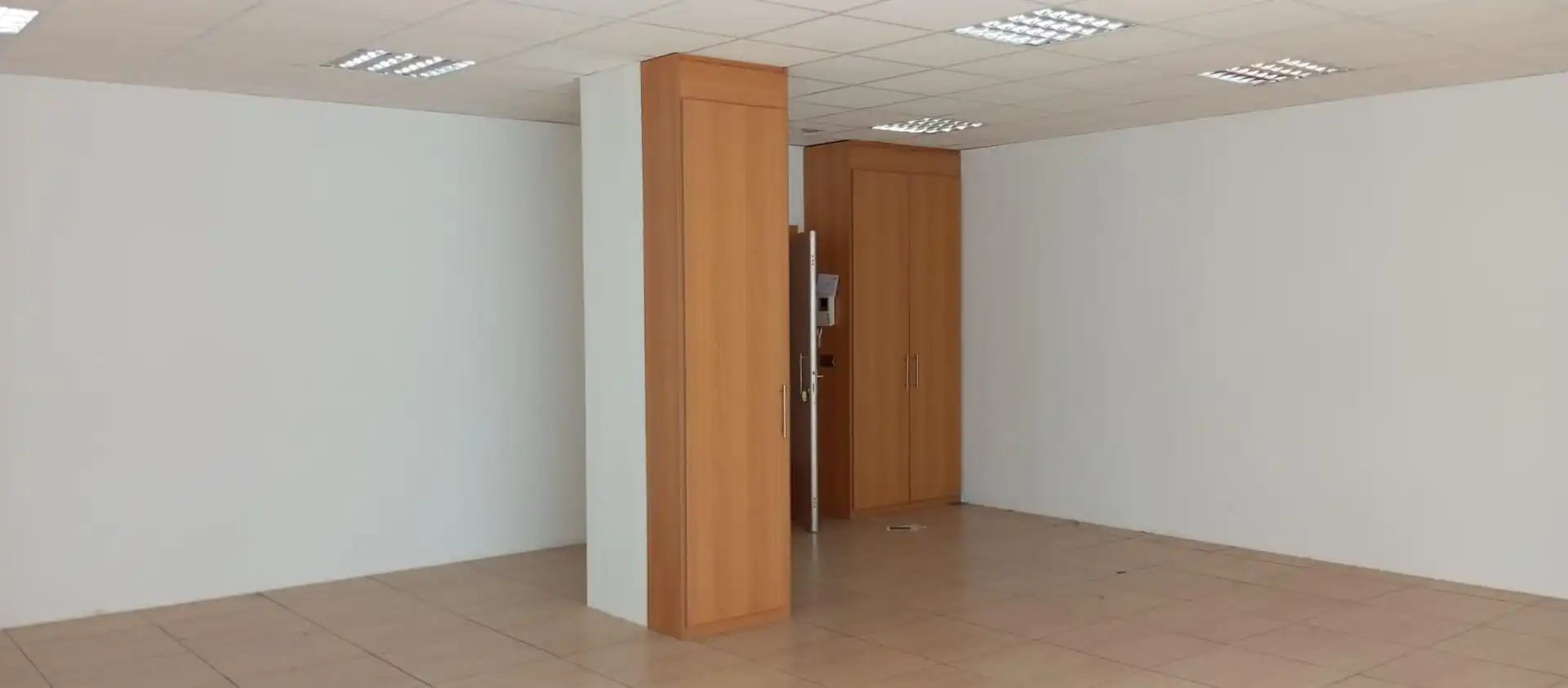 Oficina en venda a Centro