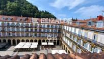 Vista exterior de Pis en venda en Donostia - San Sebastián  amb Calefacció i Moblat