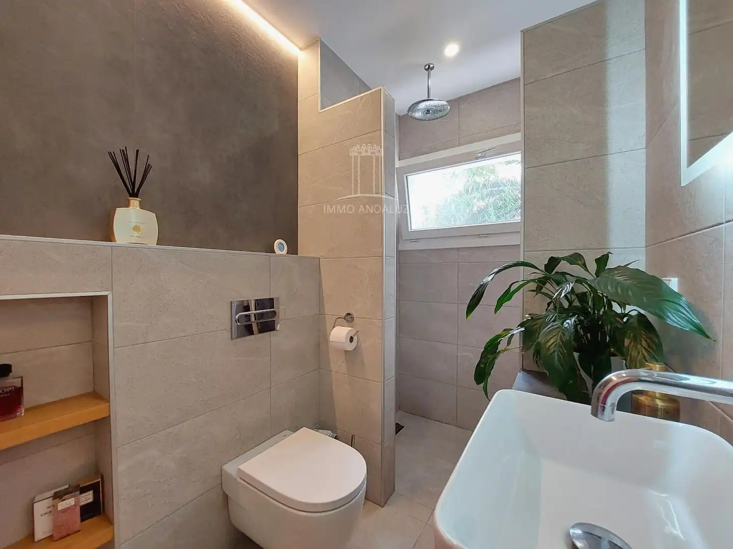 Badezimmer von Haus zum Verkauf in Chiclana de la Frontera mit Klimaanlage, Heizung und Schwimmbad