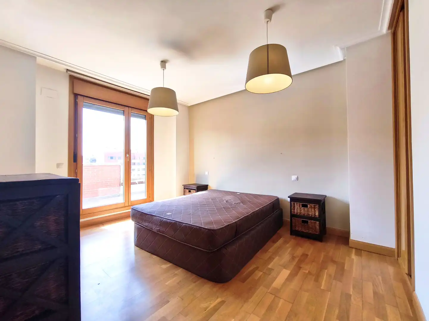 Habitación de Piso en venta en  Logroño con Aire acondicionado, Jardín privado y Parquet
