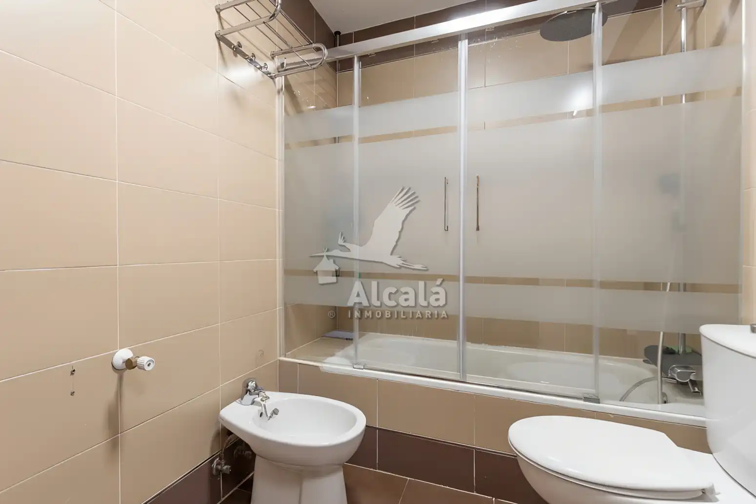 Badezimmer von Wohnung zum Verkauf in Camarma de Esteruelas mit Heizung, Balkon und Gemeinschaftspool