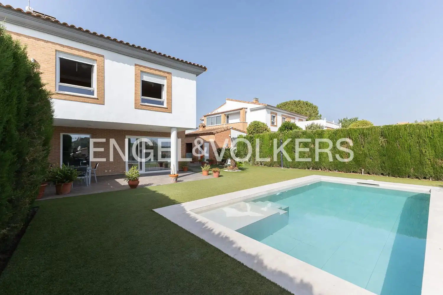 Vista exterior de Casa o xalet de lloguer en Riba-roja de Túria amb Calefacció