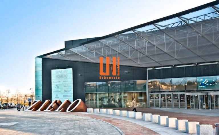 Vista exterior de Àtic en venda en Pozuelo de Alarcón amb Calefacció, Parquet i Terrassa