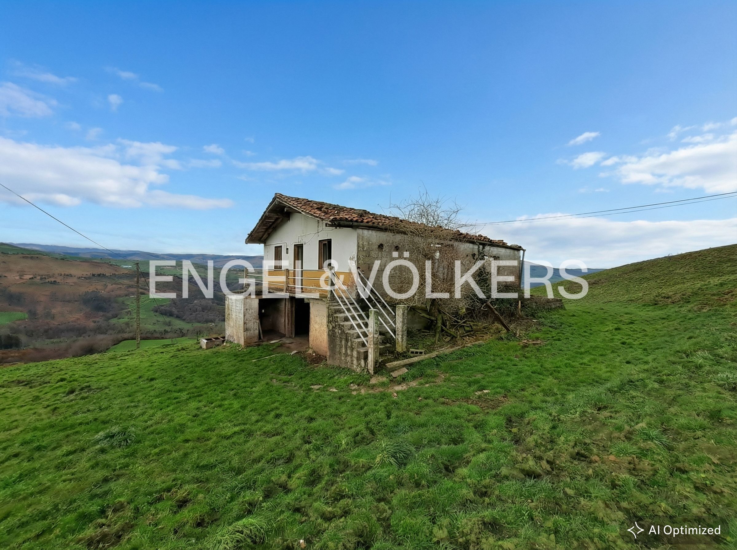 Country house for sale in Saro  with Heating