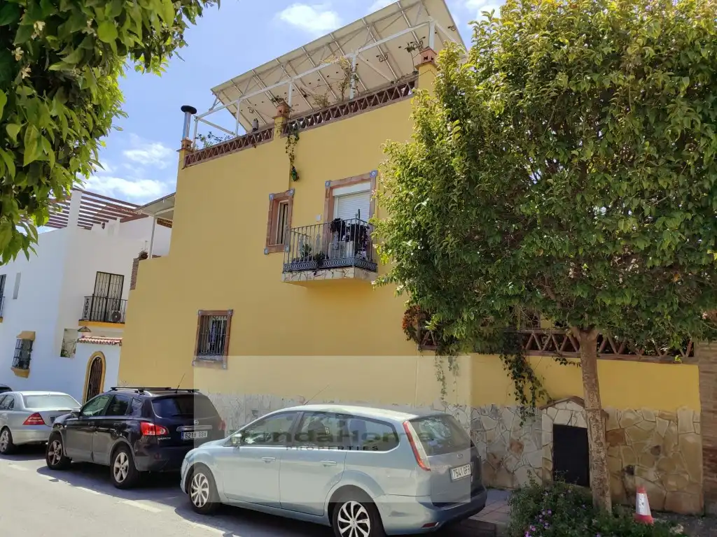 Vista exterior de Casa o xalet de lloguer en Mijas