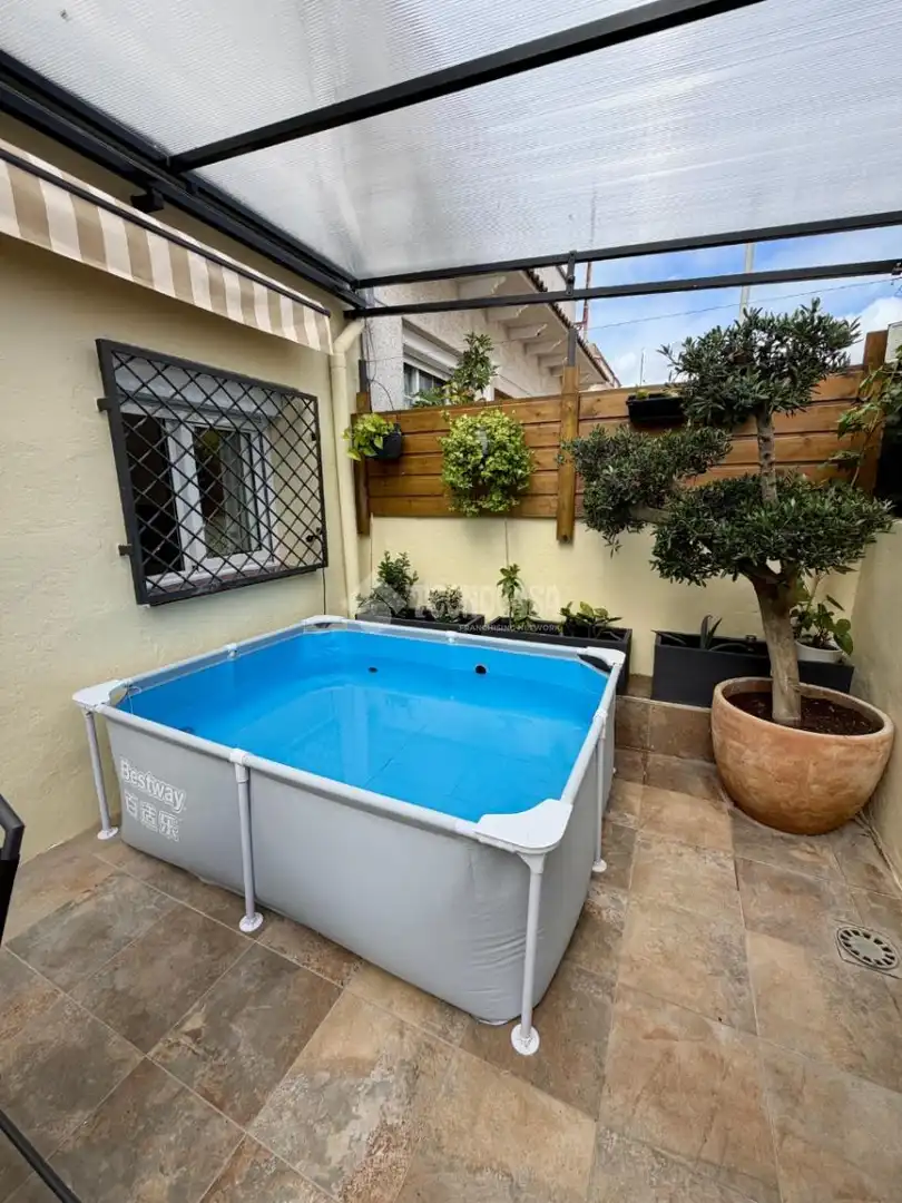 Piscina de Pis en venda en Castelldefels amb Aire condicionat i Terrassa