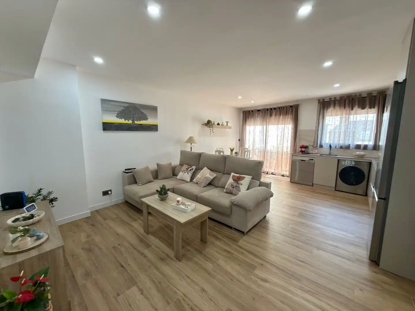 Sala de estar de Casa o chalet en venta en Santa Margarida I Els Monjos con Aire acondicionado, Jardín privado y Terraza