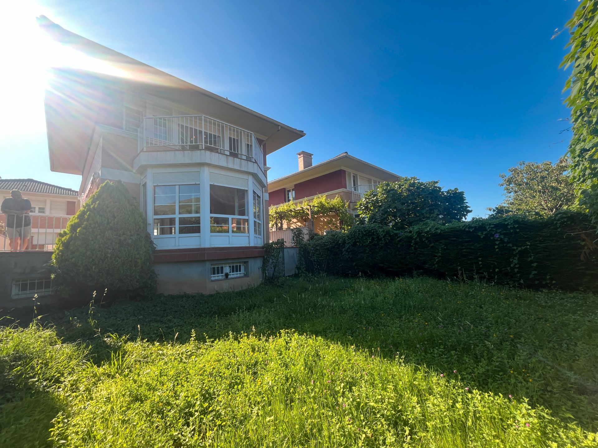 Außenansicht von Haus oder Chalet zum verkauf in Castro-Urdiales mit Heizung, Privatgarten und Parkett