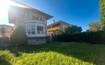 Exterior view of House or chalet for sale in Castro-Urdiales  with Heating, Private garden and Parquet flooring