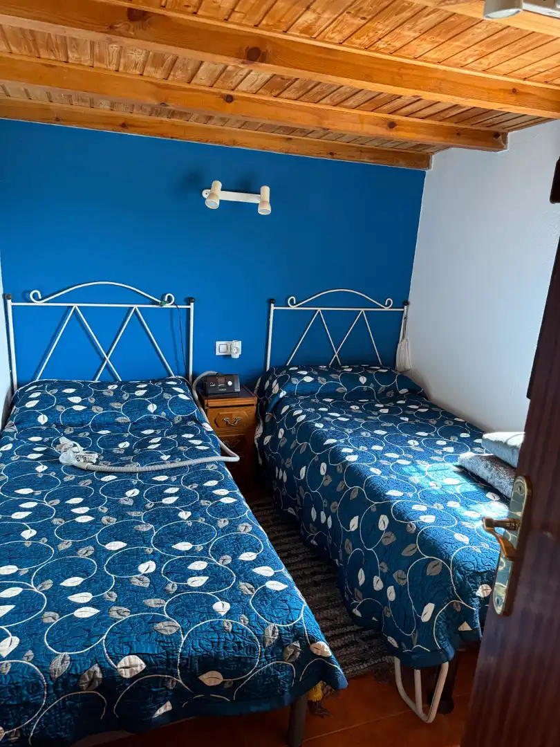 Dormitori de Casa o xalet en venda en Oviedo  amb Calefacció, Jardí privat i Terrassa