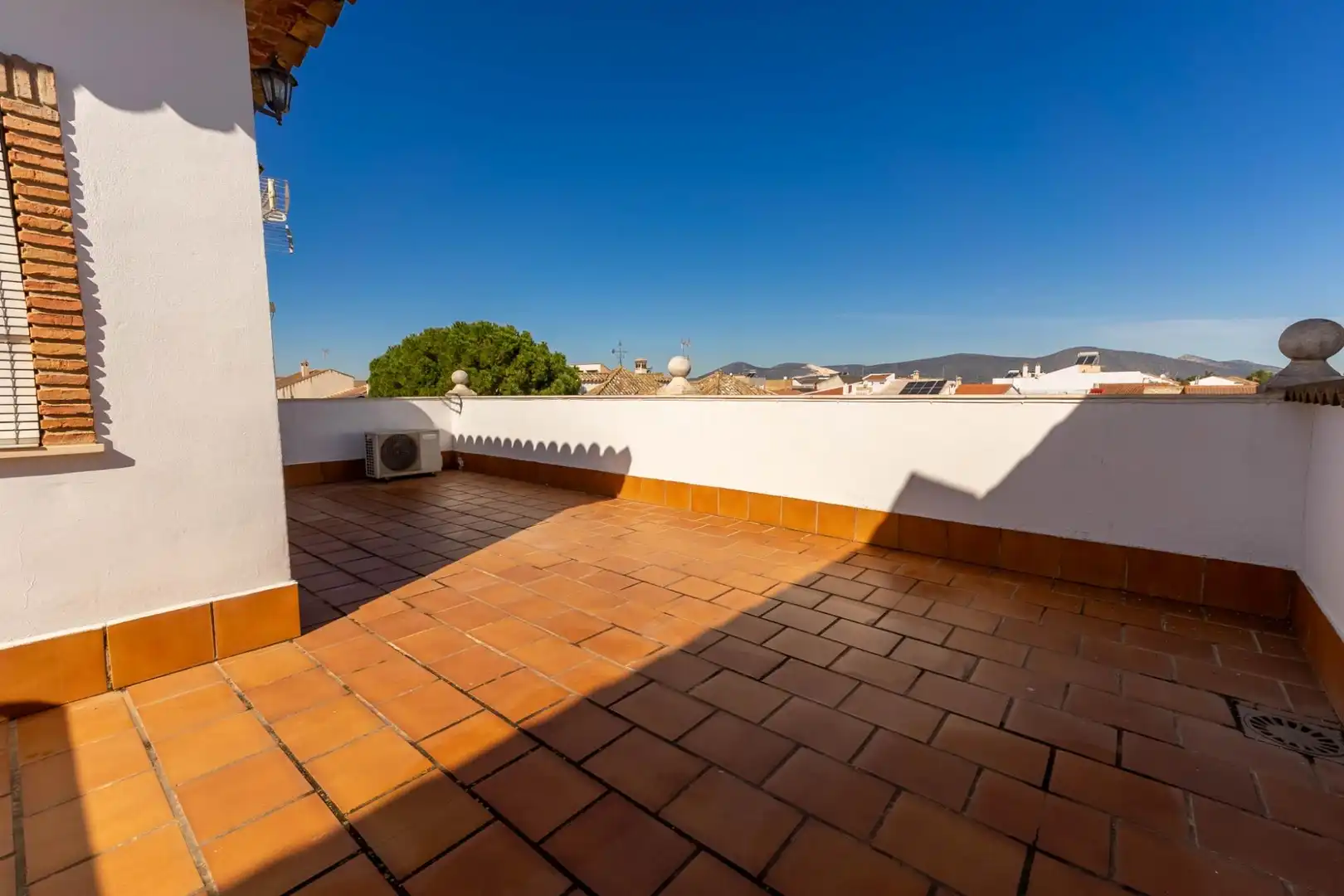 Terrasse von Einfamilien-Reihenhaus zum Verkauf in La Roda de Andalucía mit Heizung, Abstellraum und Balkon