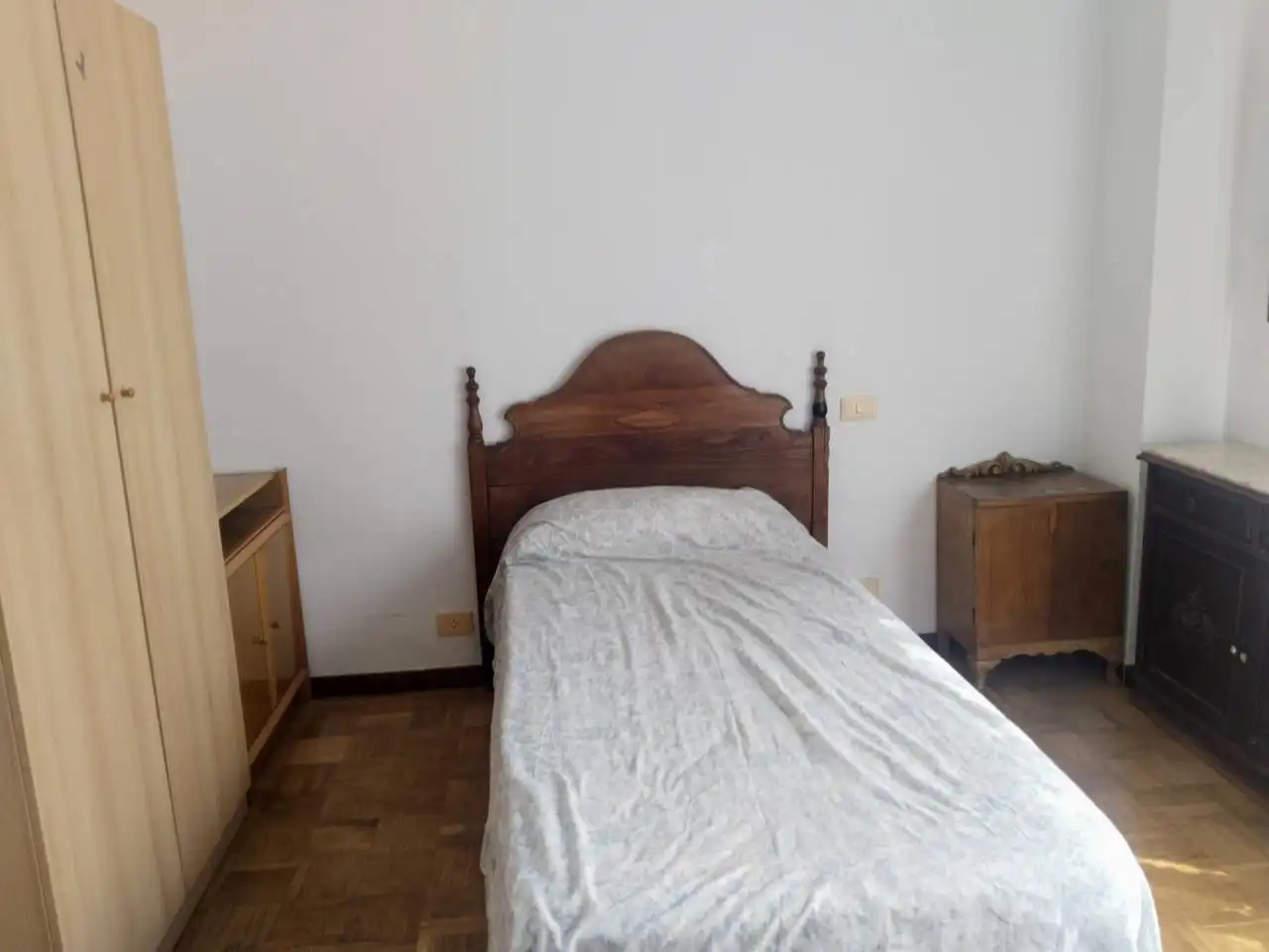 Bedroom of Flat for rent in Burgos  with Heating, Parquet flooring and Terrace