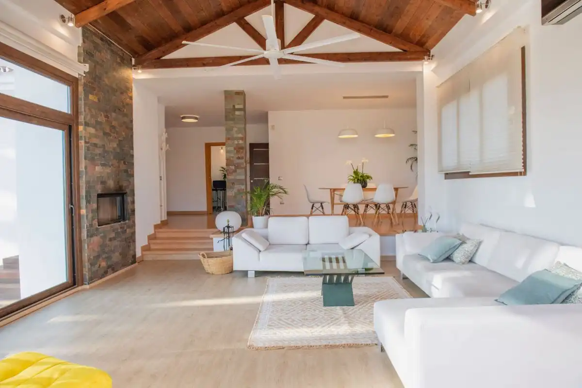 Sala de estar de Casa o chalet en venta en Benalmádena con Aire acondicionado, Calefacción y Piscina