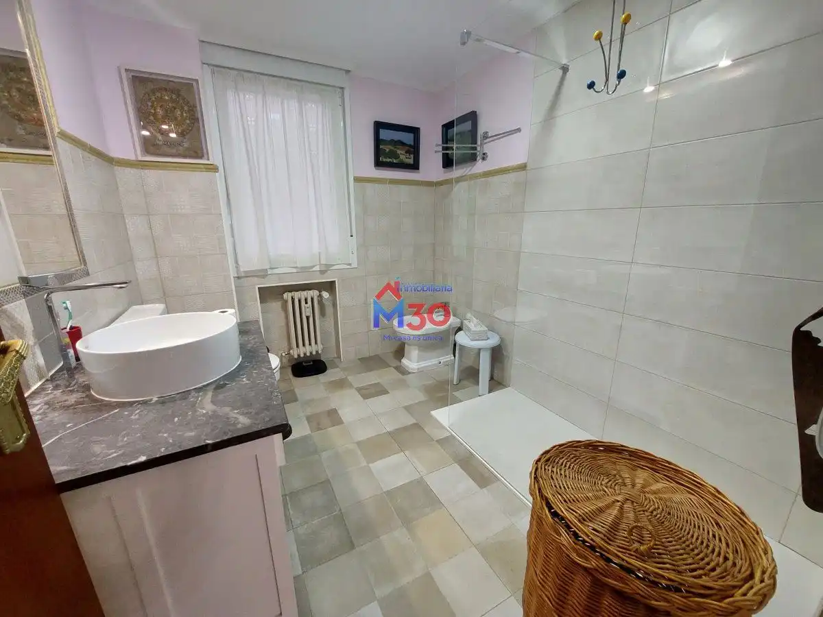 Baño de Piso en venta en Miranda de Ebro con Calefacción, Terraza y Trastero