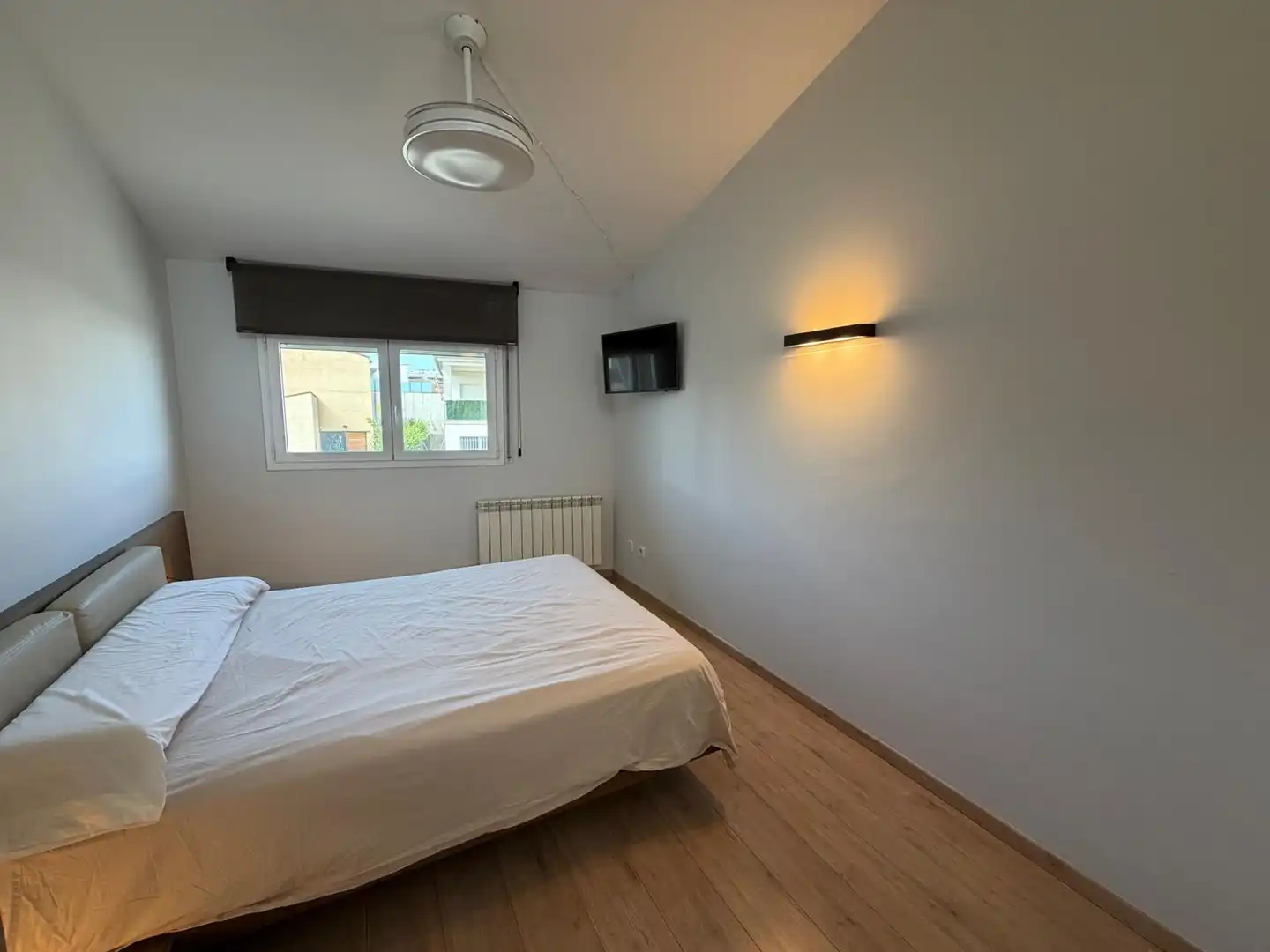 Habitación de Casa adosada de alquiler en Vilablareix con Aire acondicionado, Calefacción y Amueblado