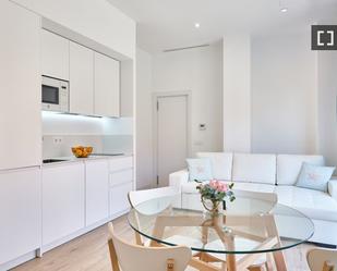 Kitchen of Flat to rent in  Madrid Capital  with Air Conditioner and Balcony