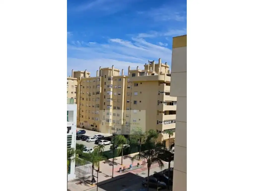 Vista exterior de Piso de alquiler en Fuengirola con Terraza