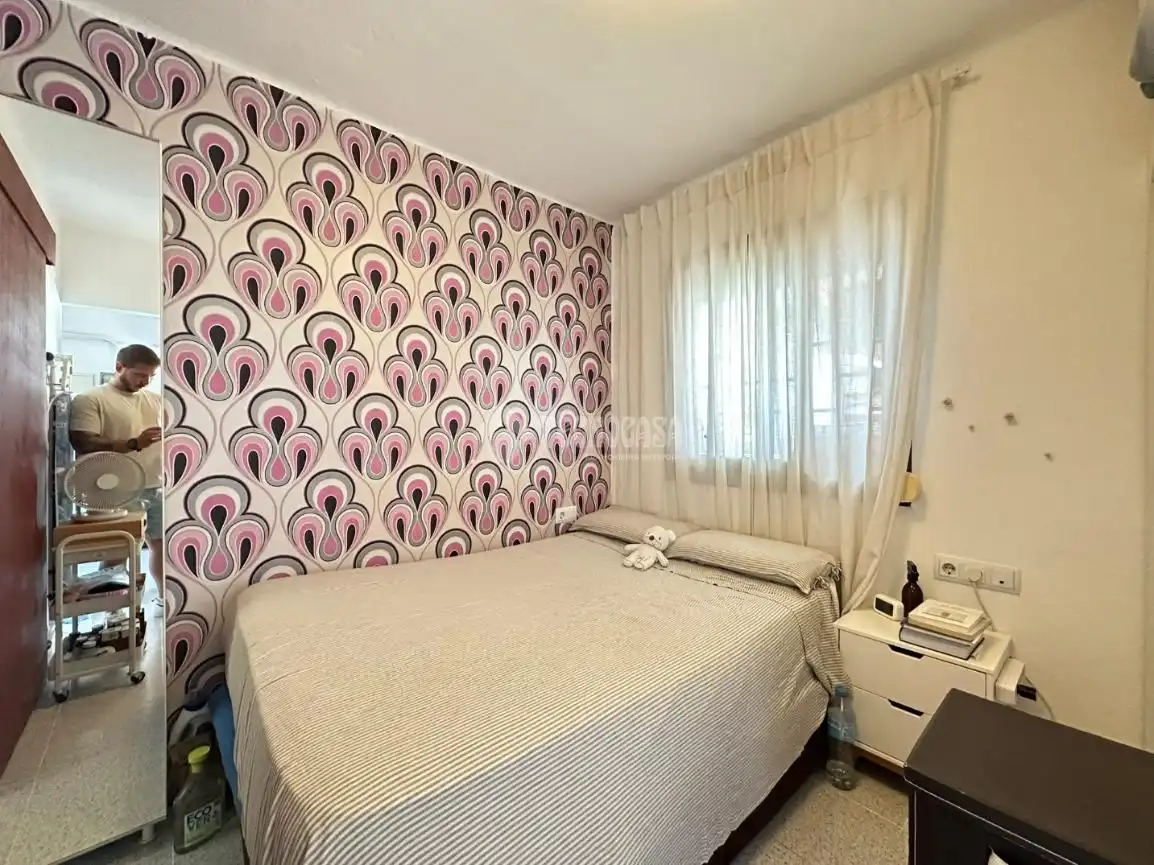 Habitación de Piso en venta en L'Hospitalet de Llobregat con Aire acondicionado, Terraza y Amueblado