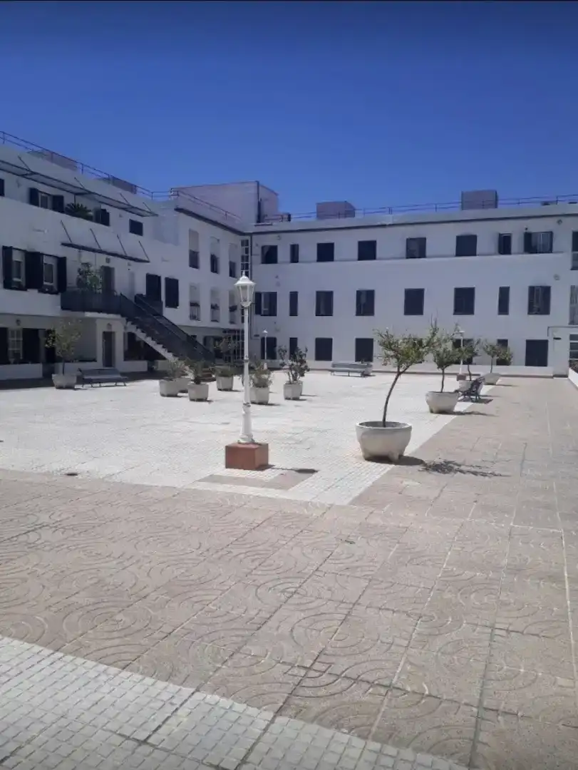 Vista exterior de Pis en venda en Sevilla amb Aire condicionat, Jardí privat i Moblat
