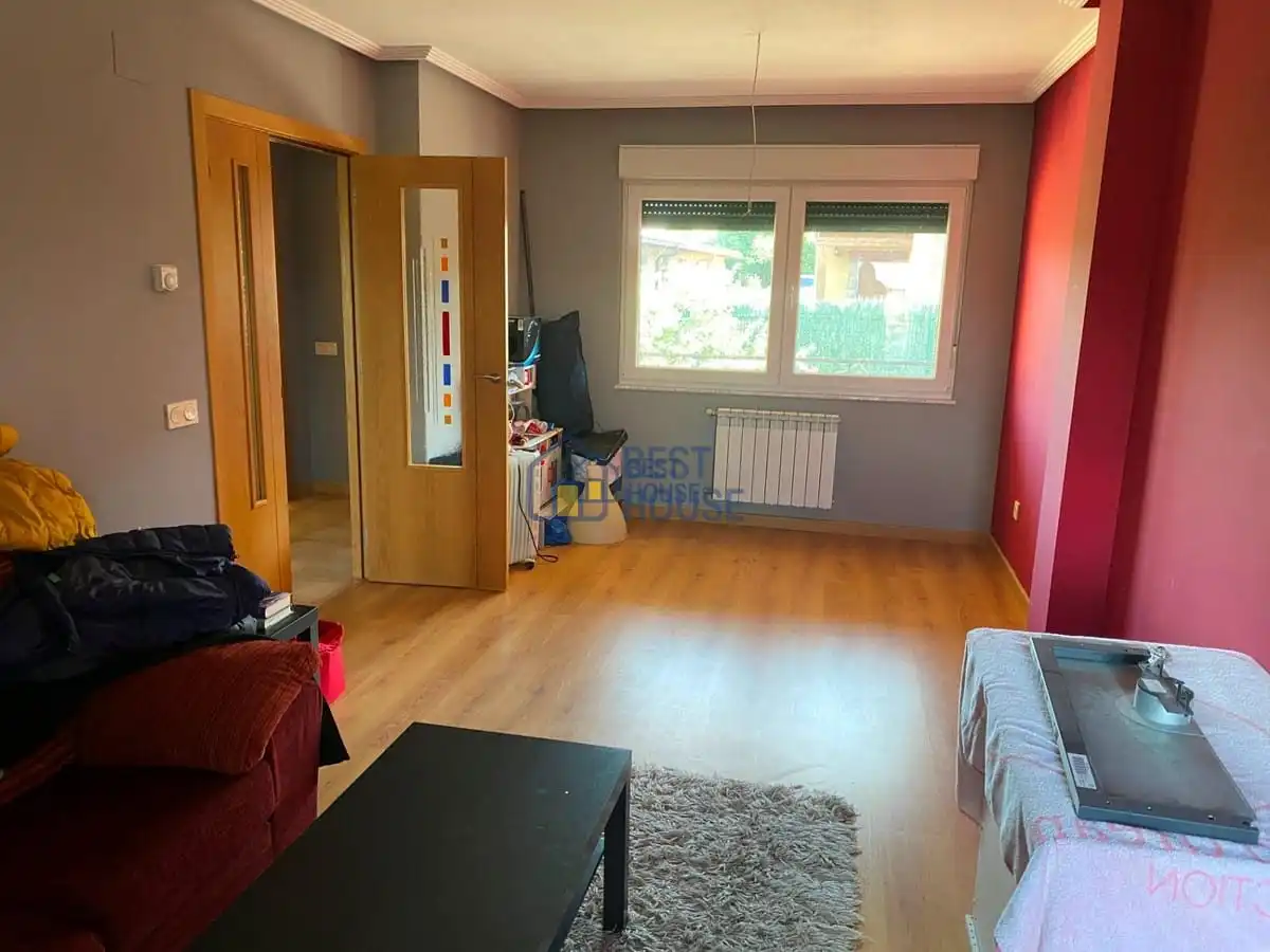 Semi-detached house with garden for sale in Onzonilla
