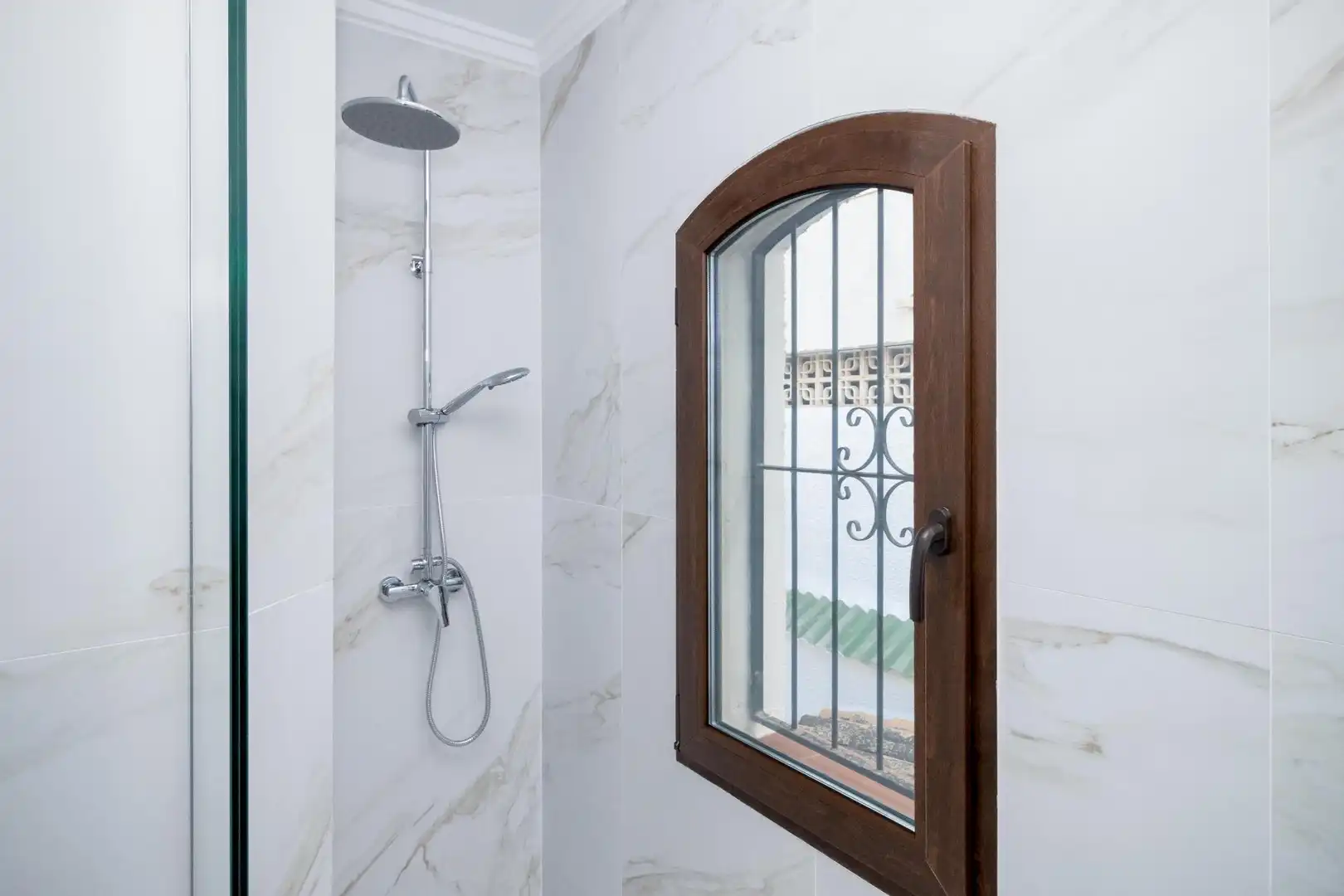 Bathroom of Houses for sale in Orihuela  with Air Conditioner and Terrace