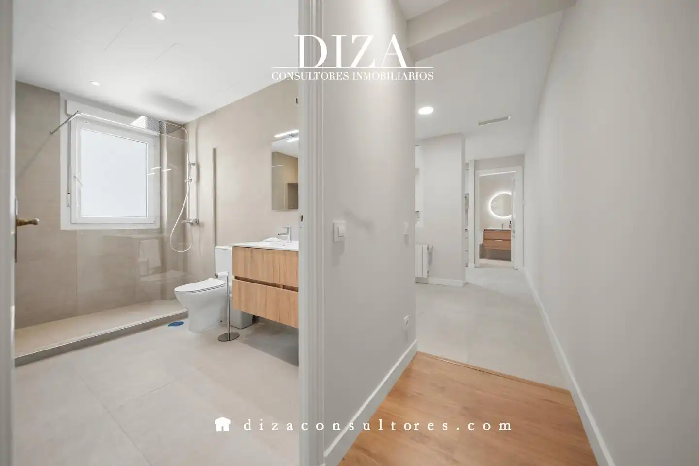Bathroom of Flat for rent in Madrid  with Air Conditioner and Heating