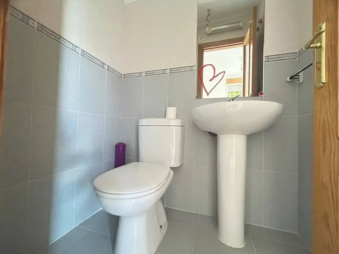 Bathroom of Detached homes for sale in Camarenilla  with Heating, Private garden and Alarm