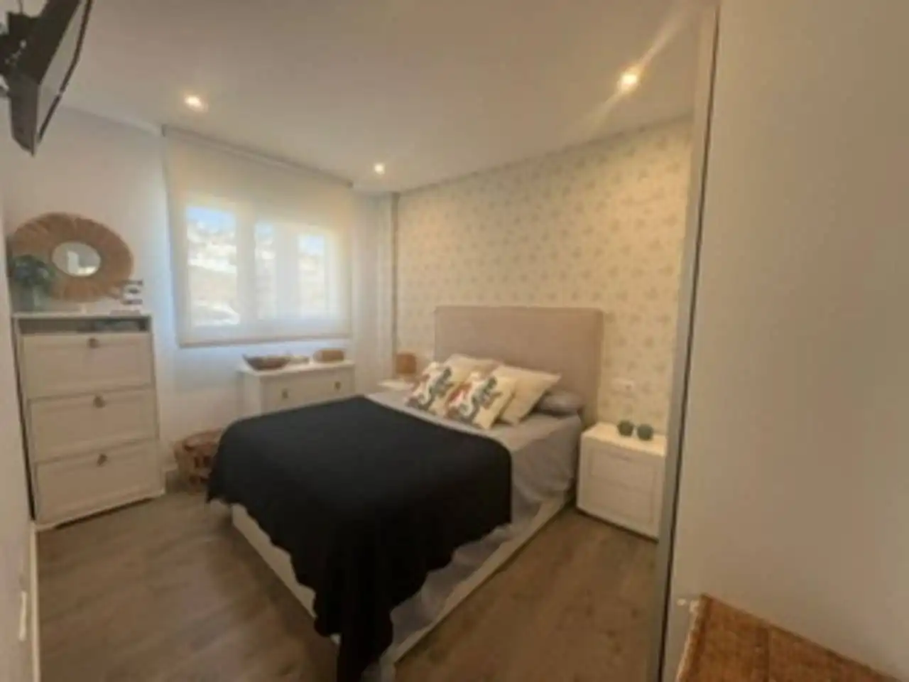 Dormitori de Apartament de lloguer en Almuñécar amb Terrassa i Piscina comunitària