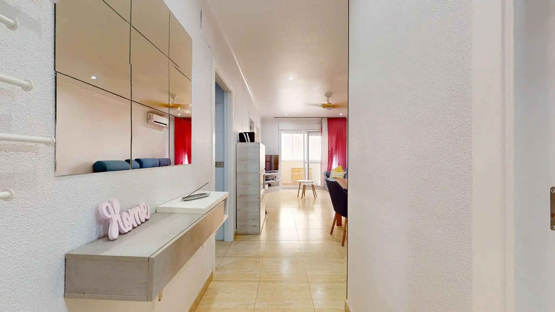 Wohnung zum Verkauf in Elche / Elx mit Klimaanlage, Terrasse und Abstellraum