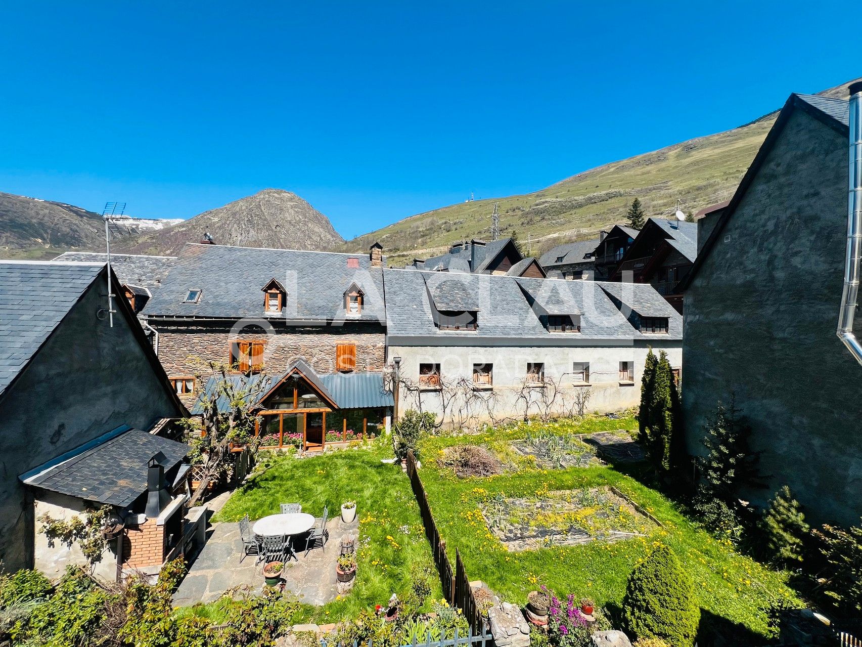 Vista exterior de Casa o chalet en venta en Naut Aran con Parquet, Amueblado y Horno
