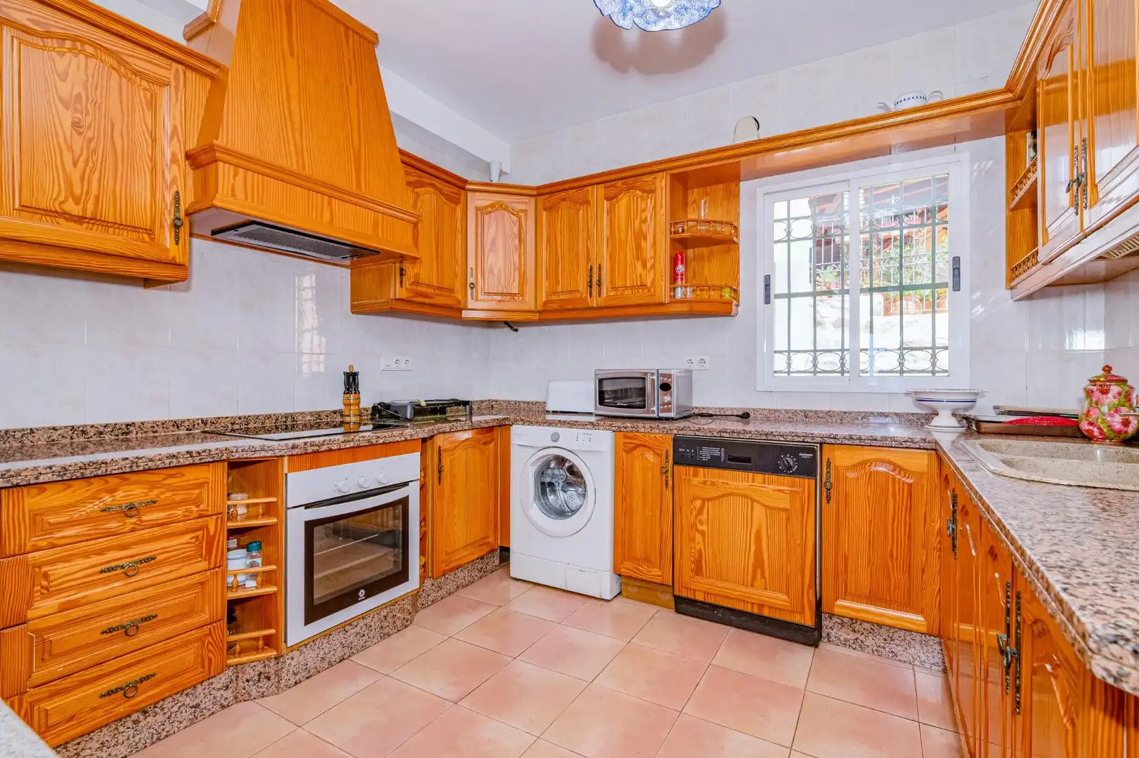 Cocina de Casa o chalet en venta en Almuñécar con Terraza y Piscina