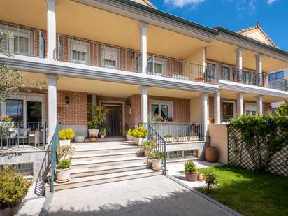 Vista exterior de Casa o xalet en venda en Ávila Capital amb Calefacció, Jardí privat i Terrassa