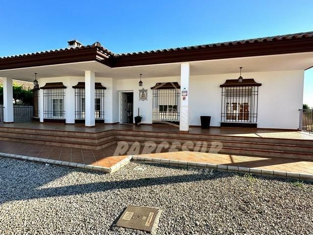 Exterior view of Country house for sale in La Carlota  with Storage room