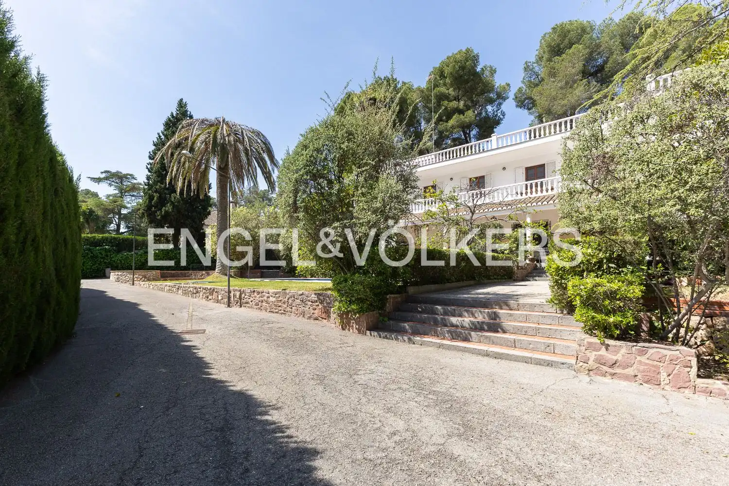 Vista exterior de Casa o xalet en venda en Náquera amb Calefacció, Jardí privat i Terrassa