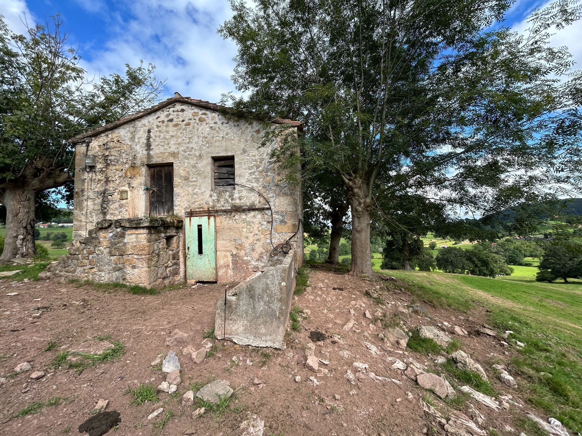 Vista exterior de Casa o xalet en venda en Santa María de Cayón