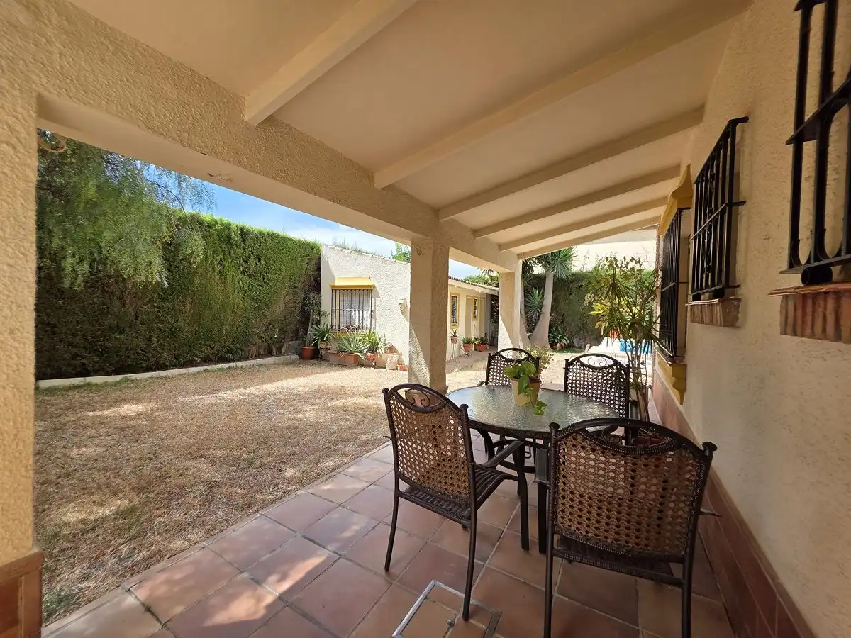 Chalet con piscina en venta en Palomares del Río, imagen 14