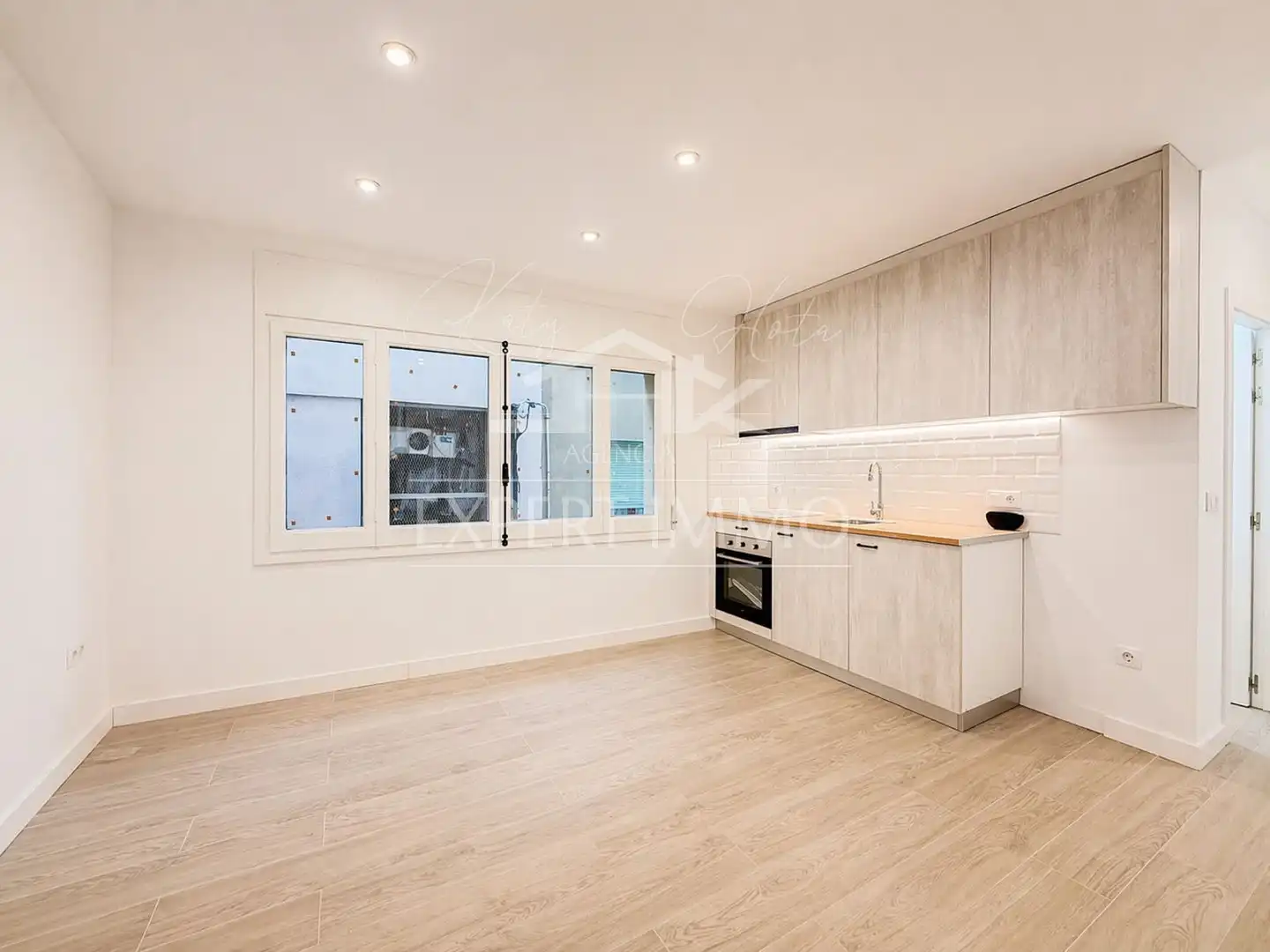 Cuina de Apartament en venda en Palau-saverdera amb Terrassa i Traster