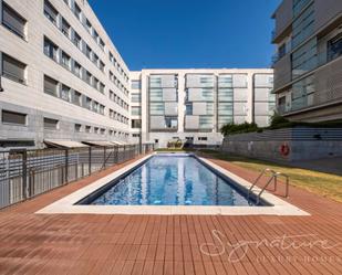 Swimming pool of Flat for sale in Sant Cugat del Vallès  with Air Conditioner and Heating