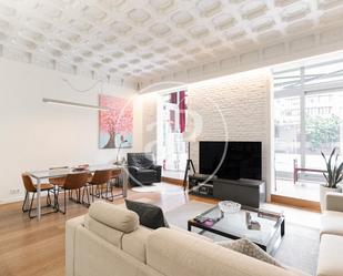 Living room of Flat for sale in  Barcelona Capital  with Air Conditioner, Heating and Private garden