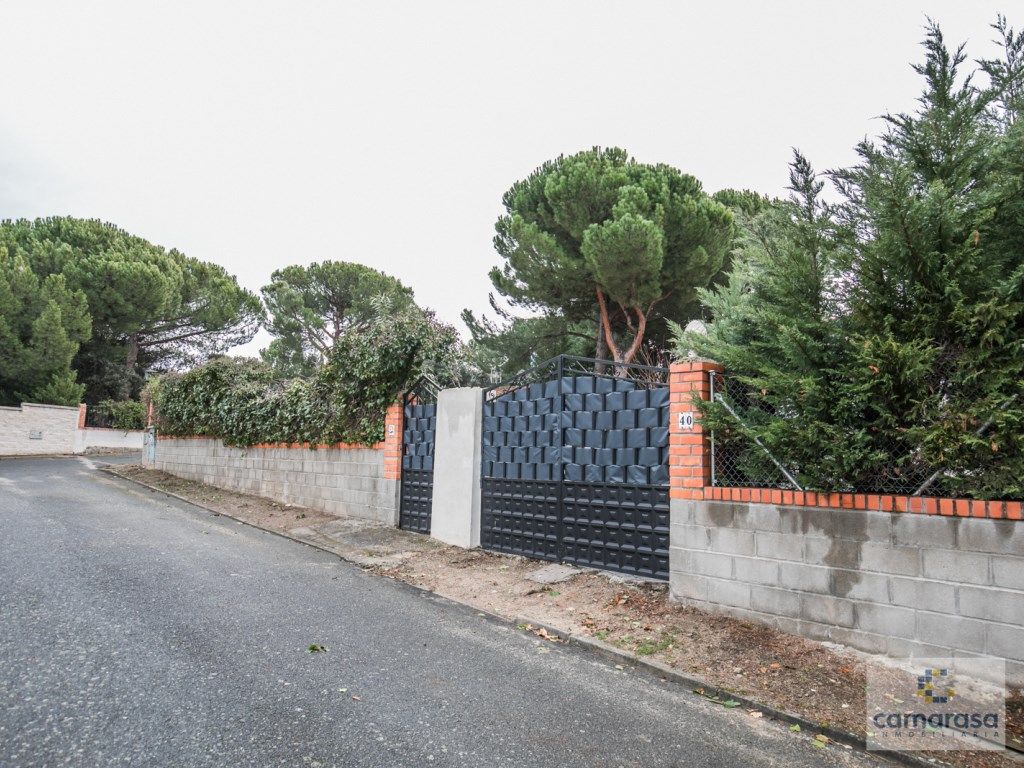 Exterior view of House or chalet for sale in Peñalba de Ávila  with Private garden and Swimming Pool