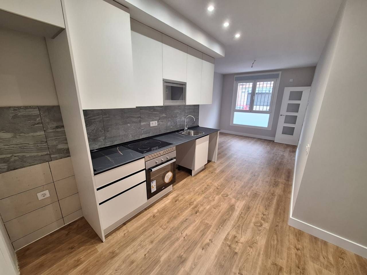 Kitchen of Flat for sale in Fuenlabrada  with Air Conditioner, Heating and Storage room