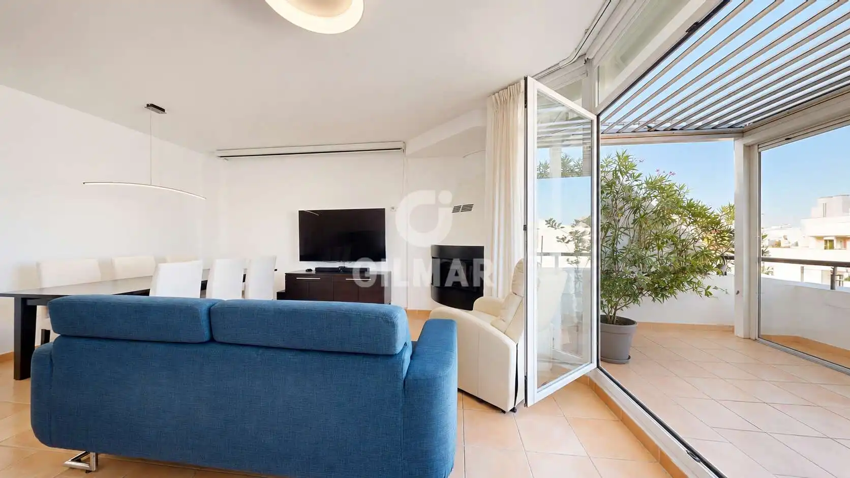 Sala d'estar de Casa adosada en venda en Benalmádena amb Calefacció, Jardí privat i Piscina