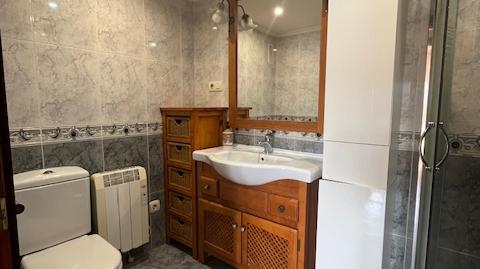 Foto 4 de Piso en venta en Aperribai Auzoa, Galdakao, Bizkaia