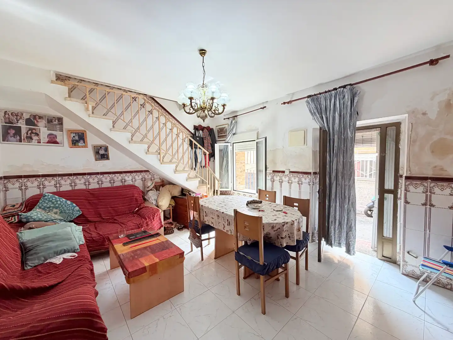 Casa bifamiliare in vendita a Casco Antiguo