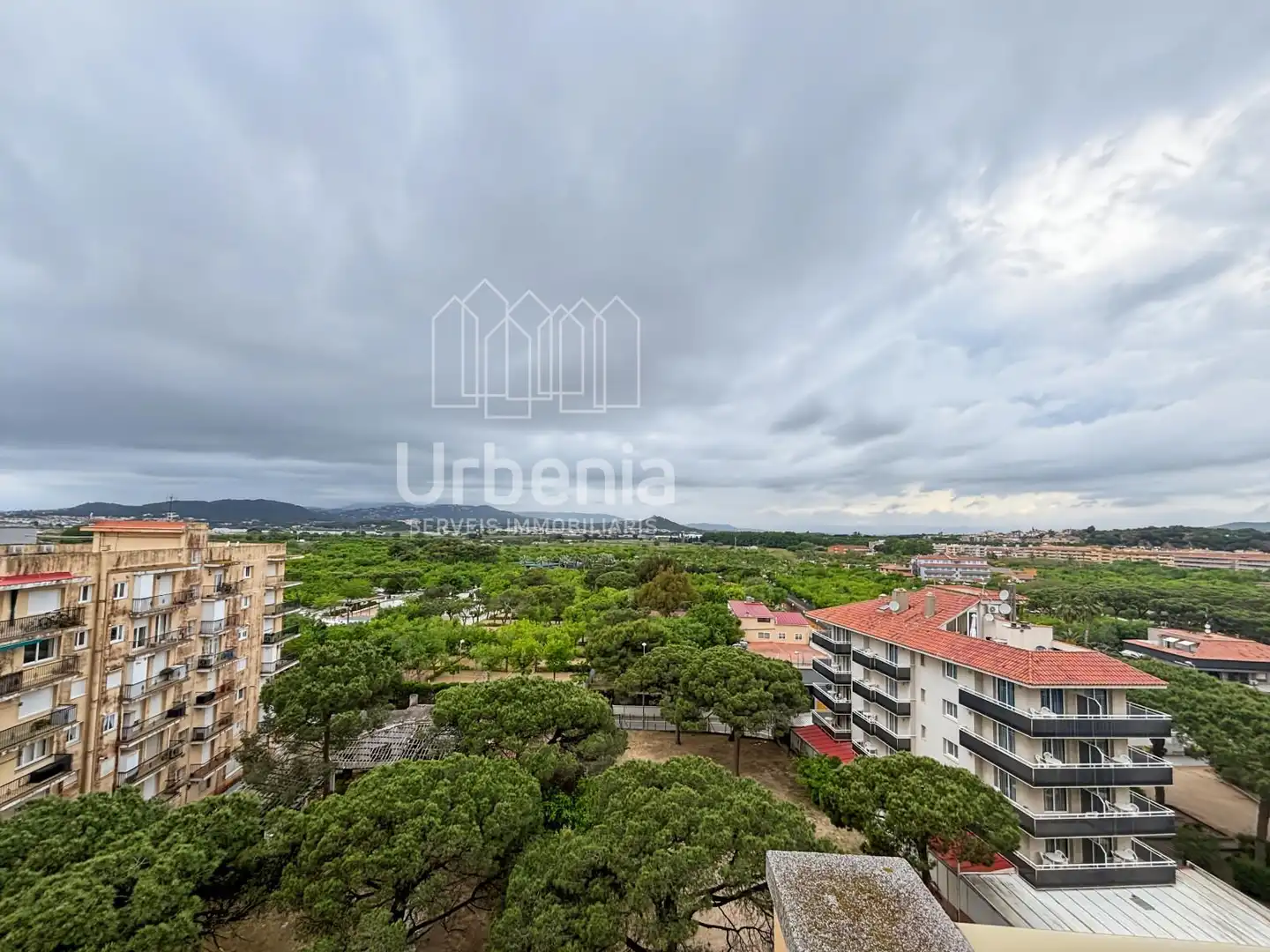 Außenansicht von Wohnung zum Verkauf in Blanes mit Terrasse, Schwimmbad und Möbliert