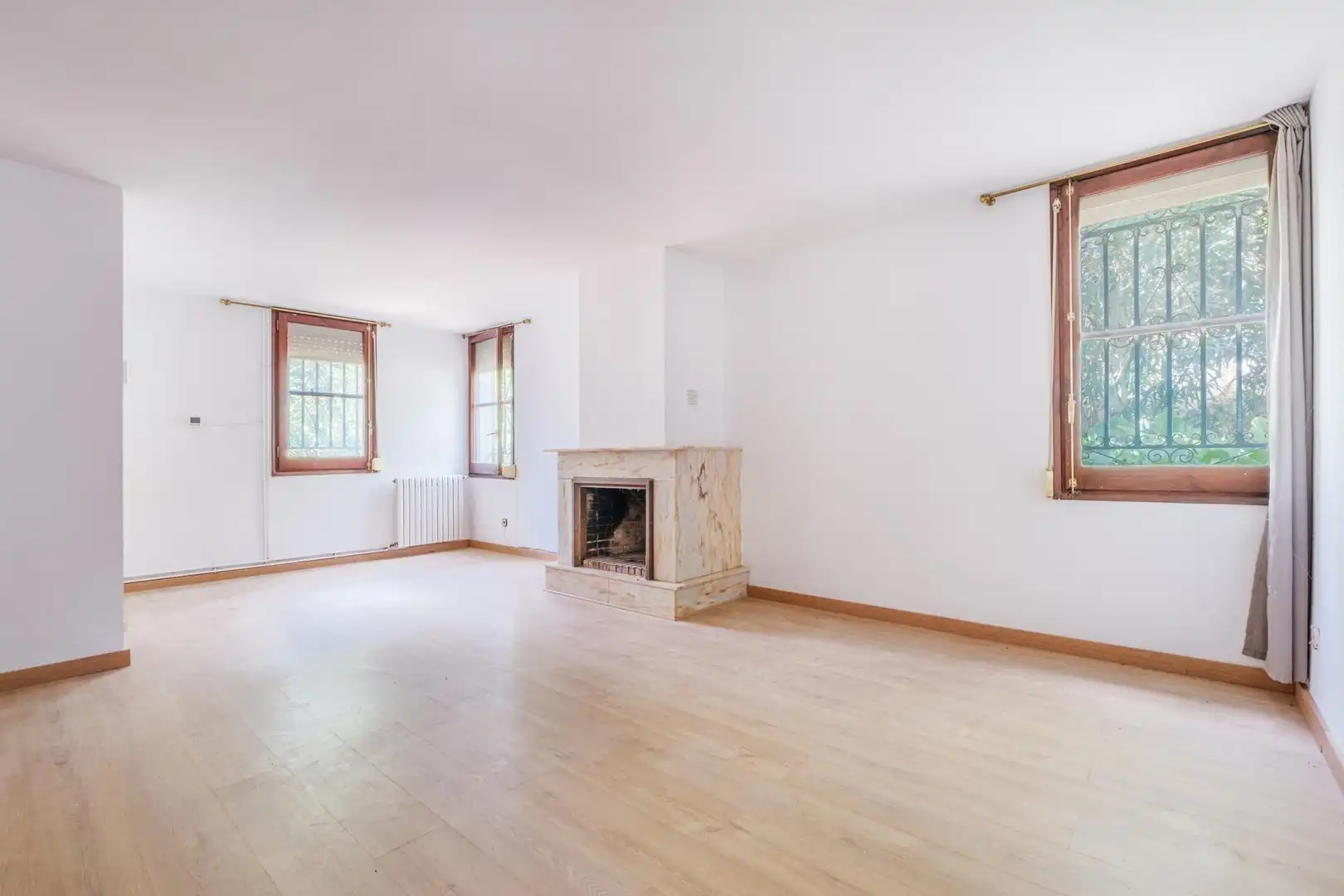 Sala d'estar de Casa o xalet en venda en Terrassa amb Aire condicionat, Calefacció i Jardí privat