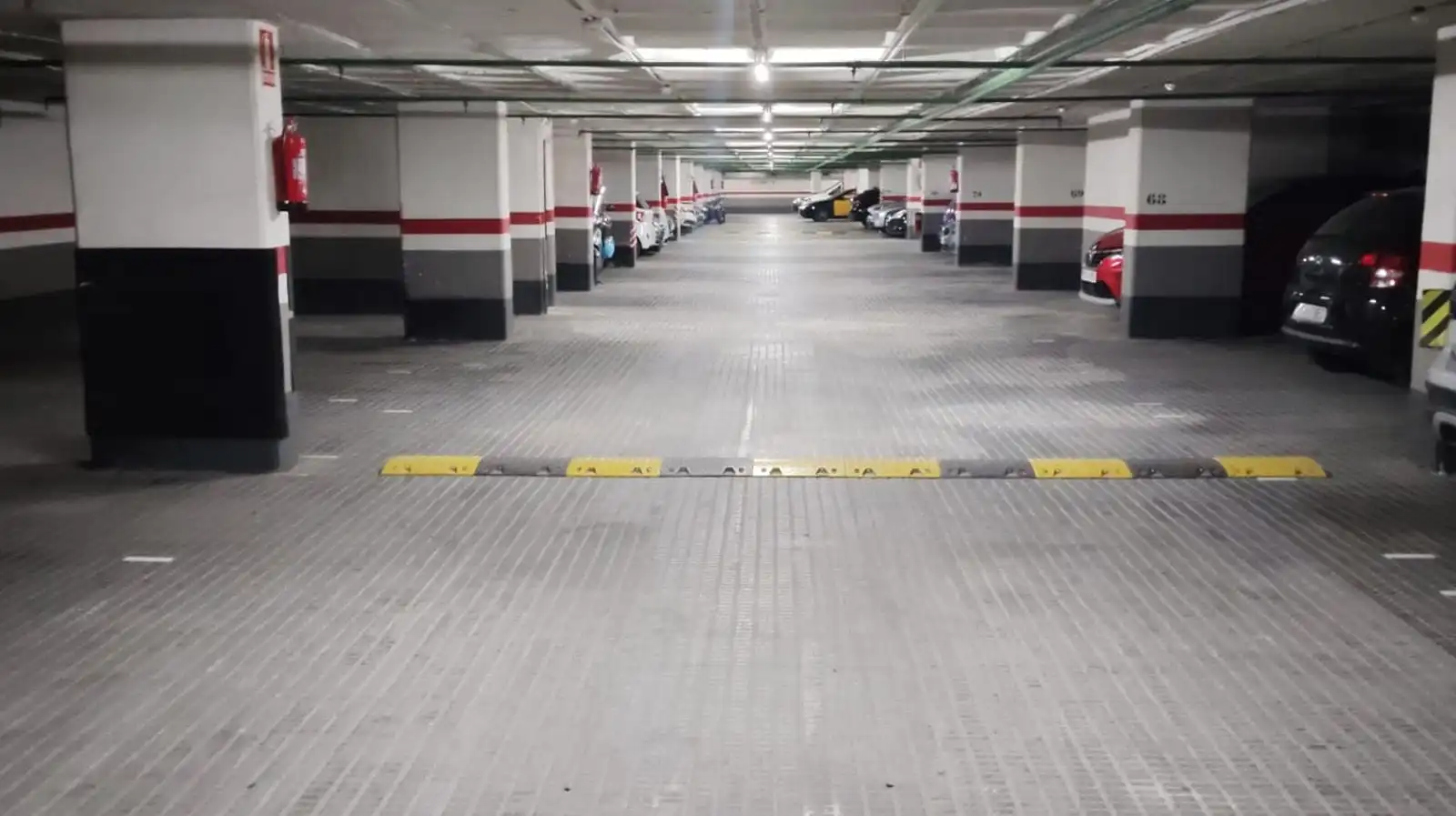 Parkplatz von Garage zur Miete in Eixample
